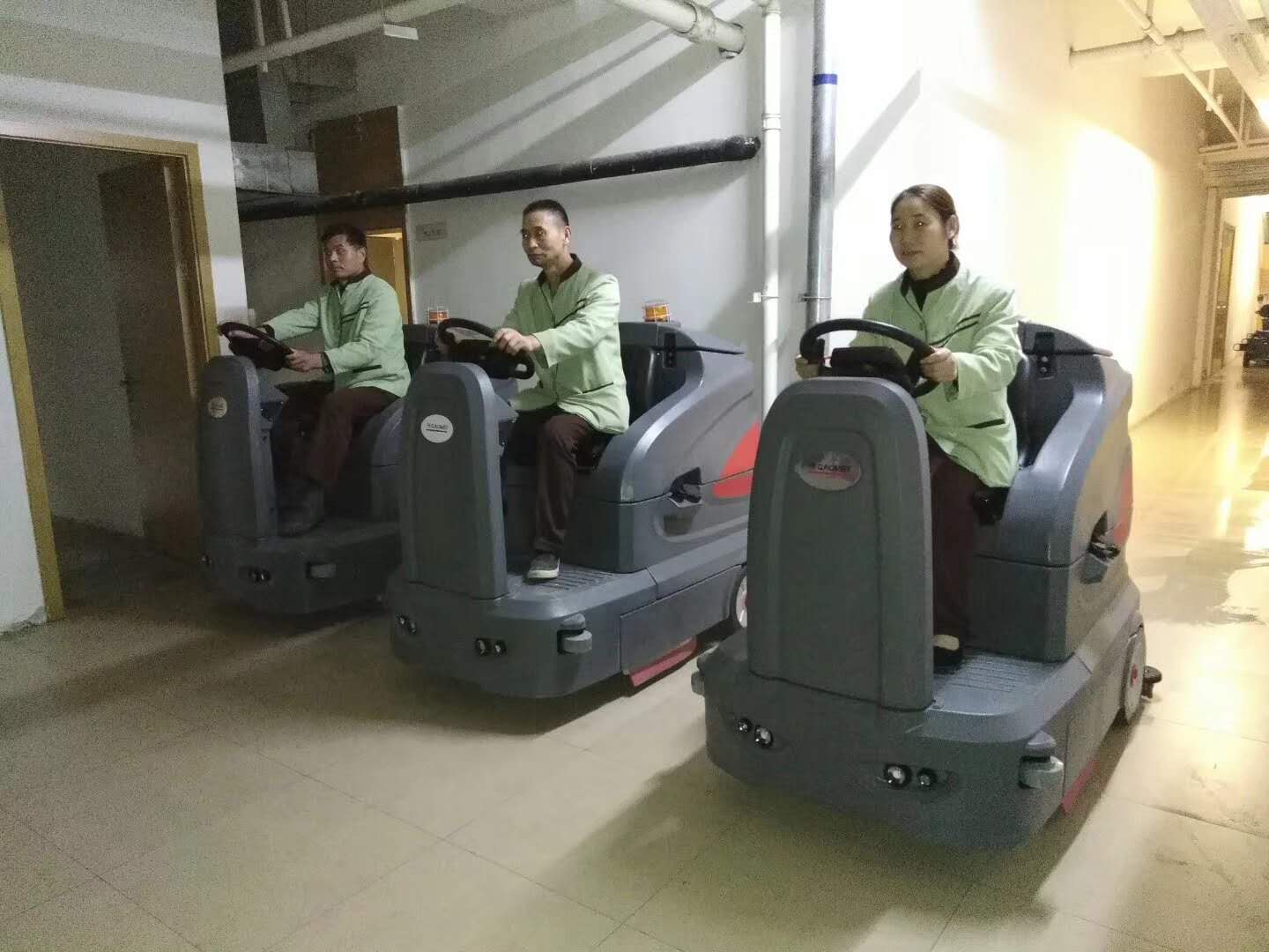 你知道洗地機(jī)的用處嗎？